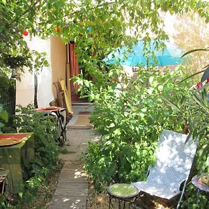 Joli Avec Jardinet Frankrijk